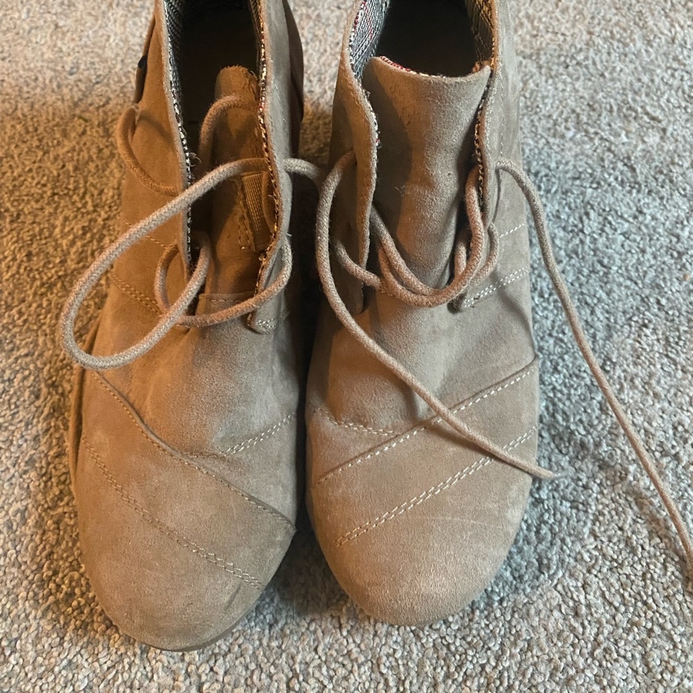 Brown Heels - size 8 1/2